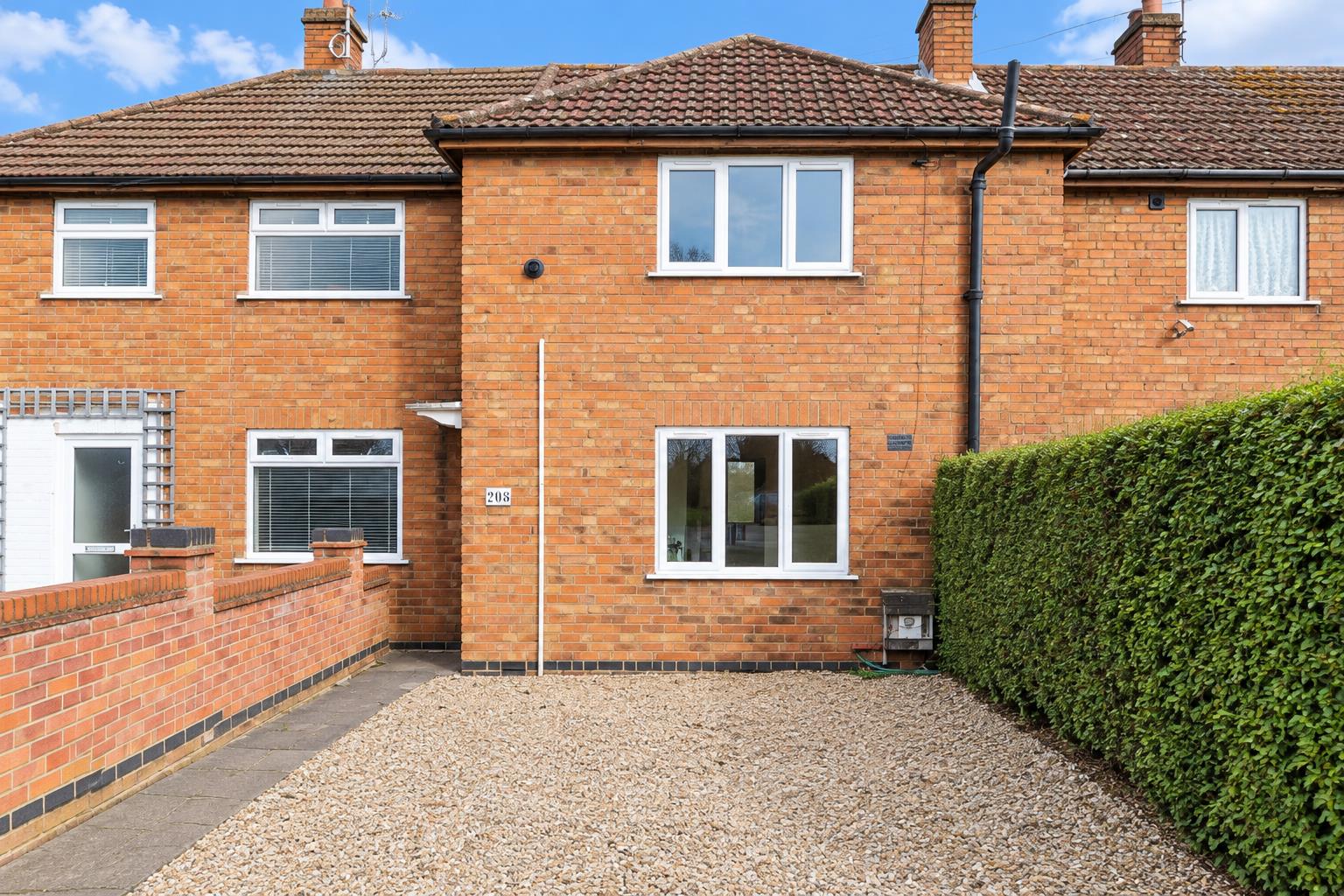 2 bedroom Terraced House Under Offer