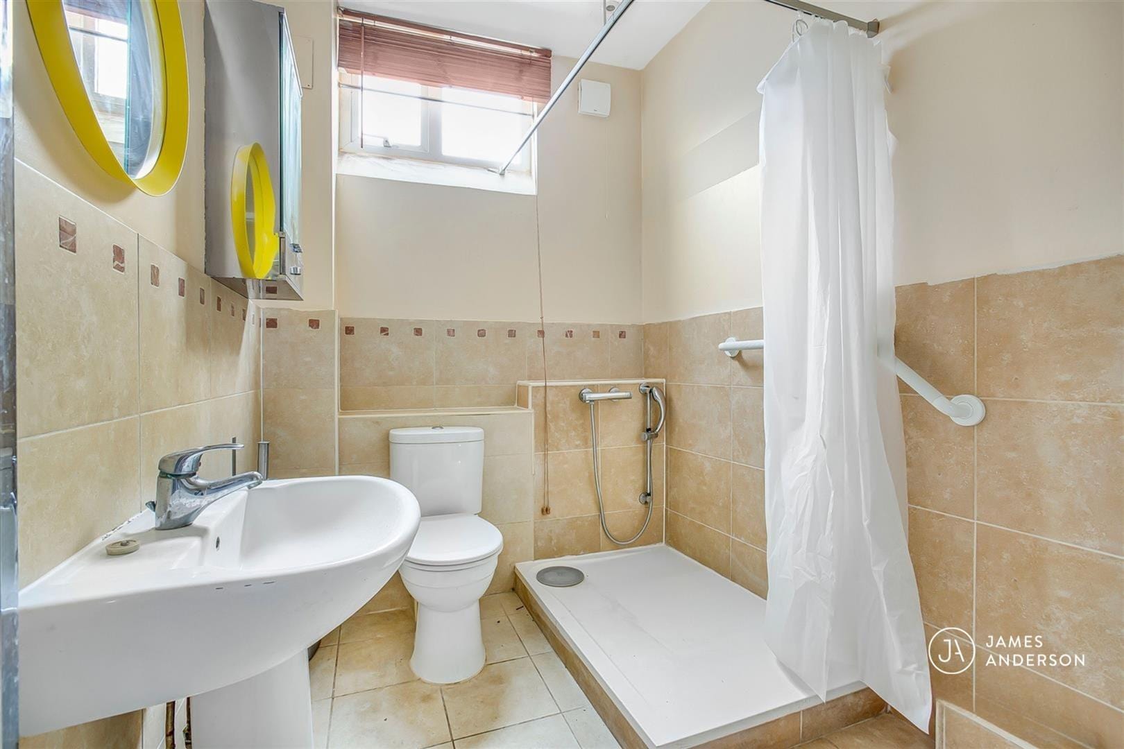 2 bedroom Flat To Let