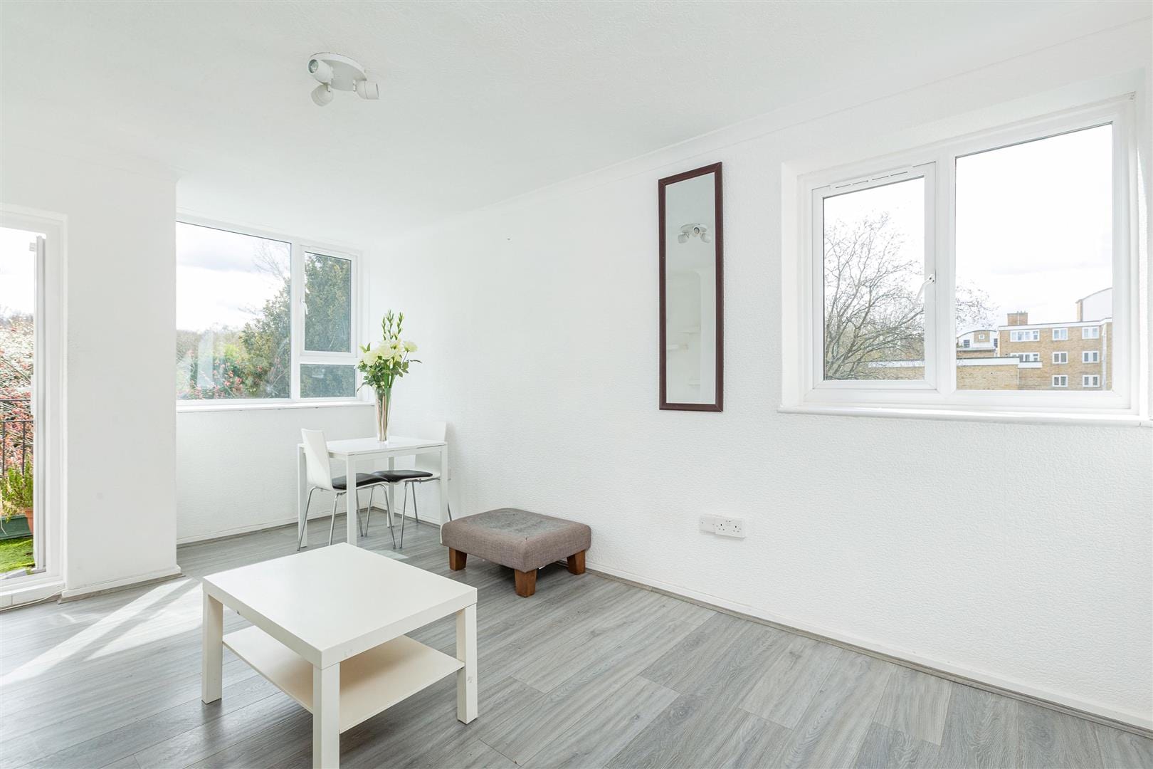 2 bedroom Flat Let