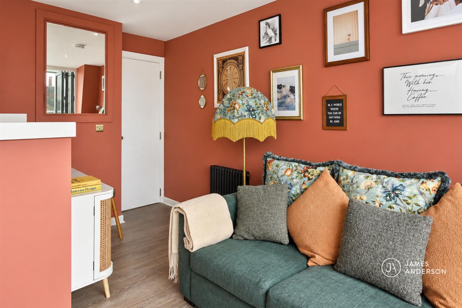 3 bedroom Flat For Sale
