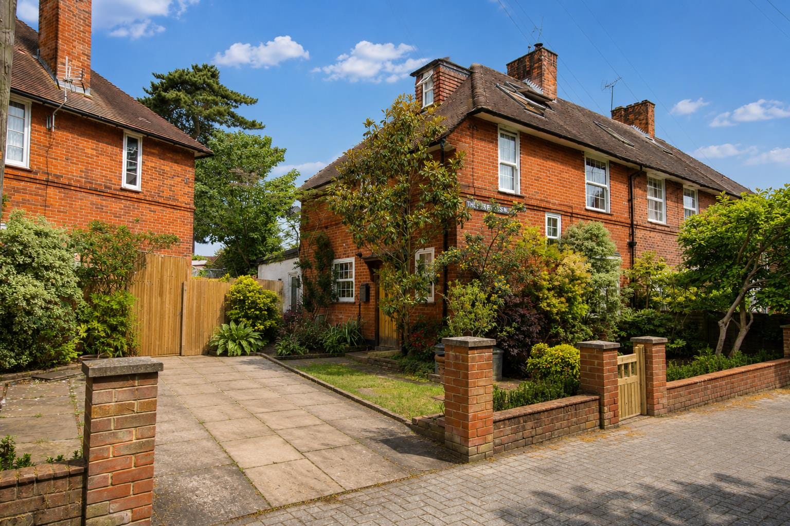 4 bedroom Property Under Offer