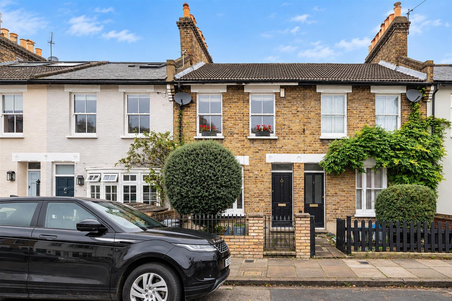 2 bedroom Terraced House To Let