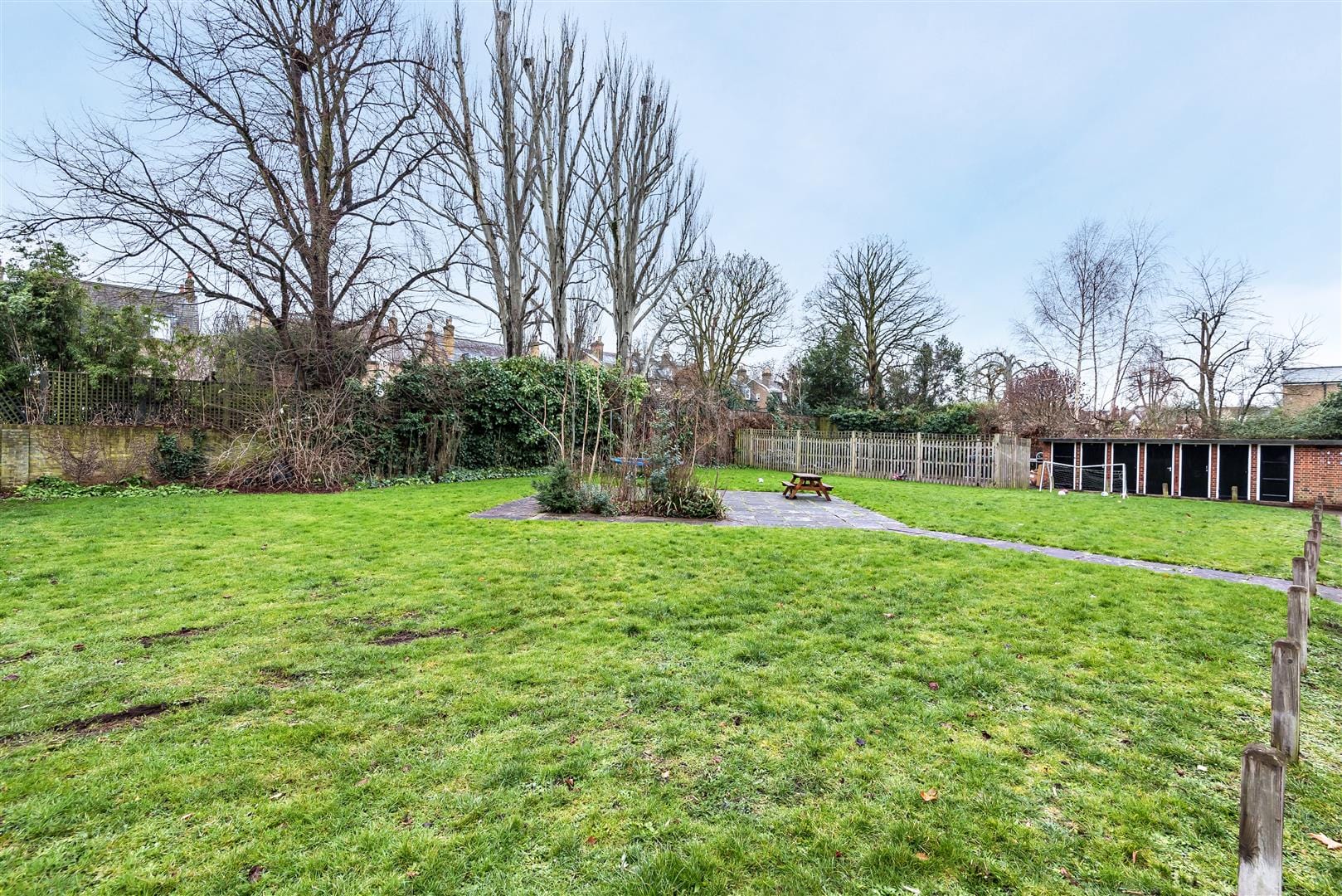2 bedroom Flat For Sale