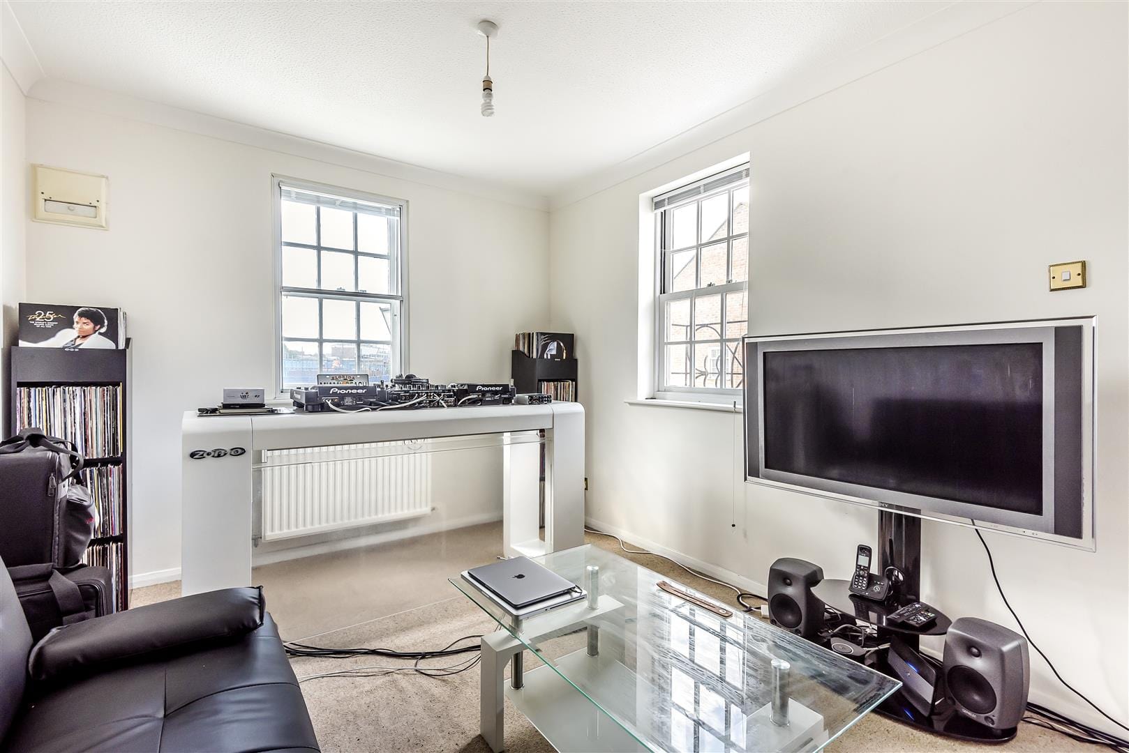 1 bedroom Flat Let