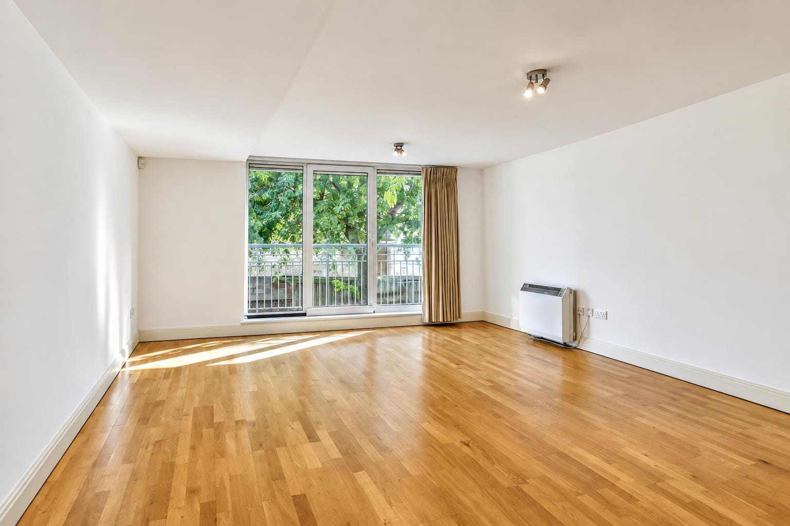 2 bedroom Property Let