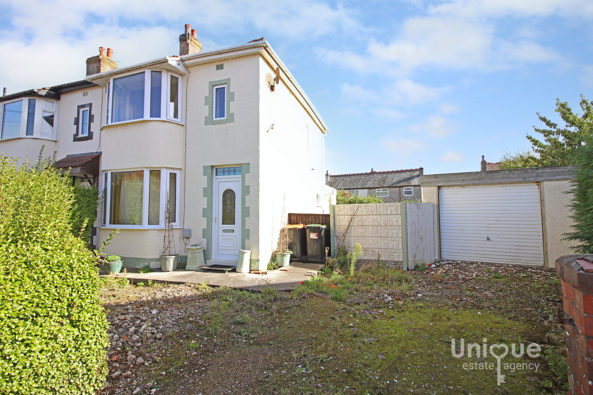 2 bedroom Semi-detached house For Sale