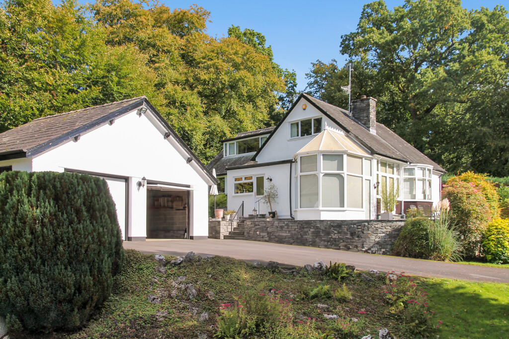 4 bedroom Detached bungalow For Sale