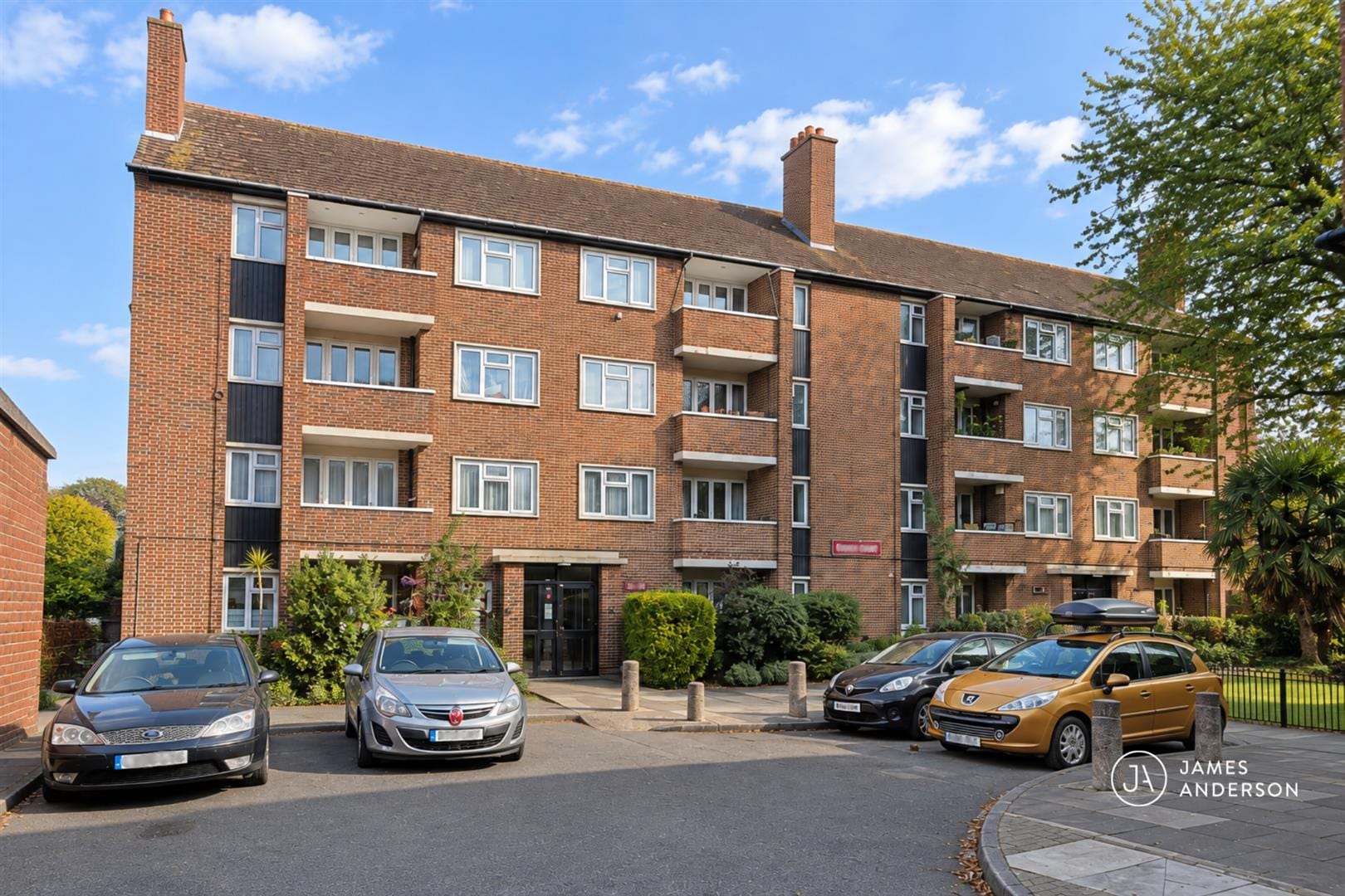 2 bedroom Flat Let