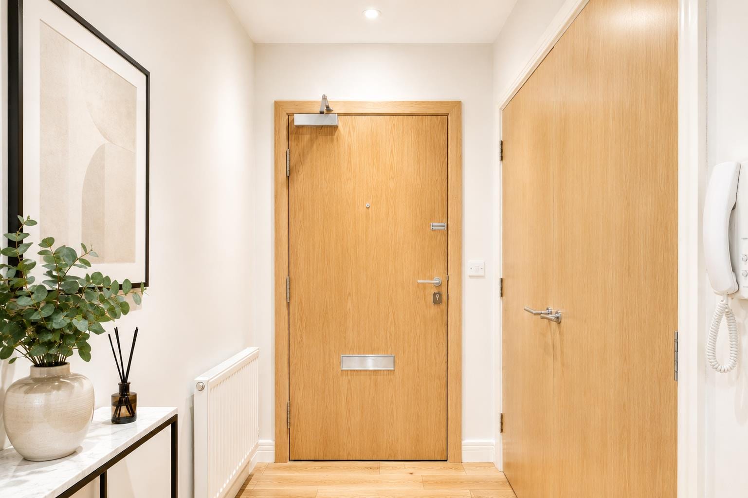 2 bedroom Flat To Let