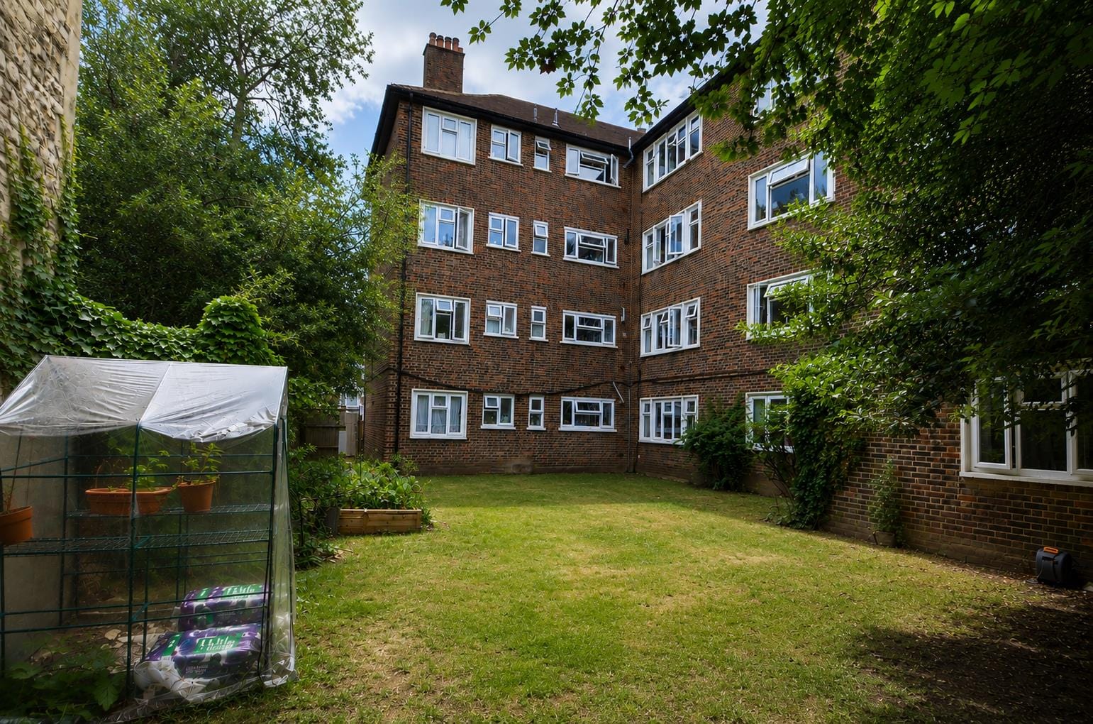 3 bedroom Flat Let