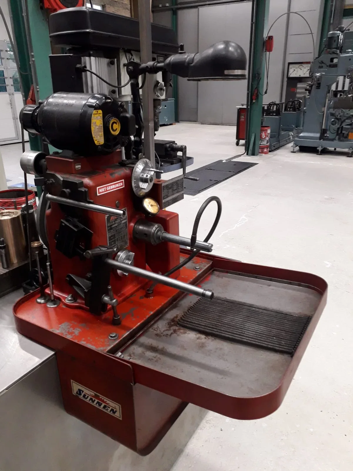 Sunnen 650D Honing Machine