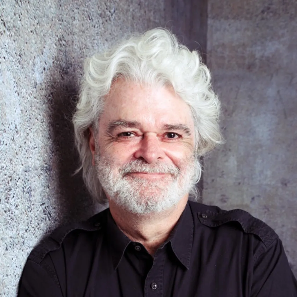 Portraitfoto von Jörg Grünwald Biologe und internationaler Experte für Pflanzenheilkunde