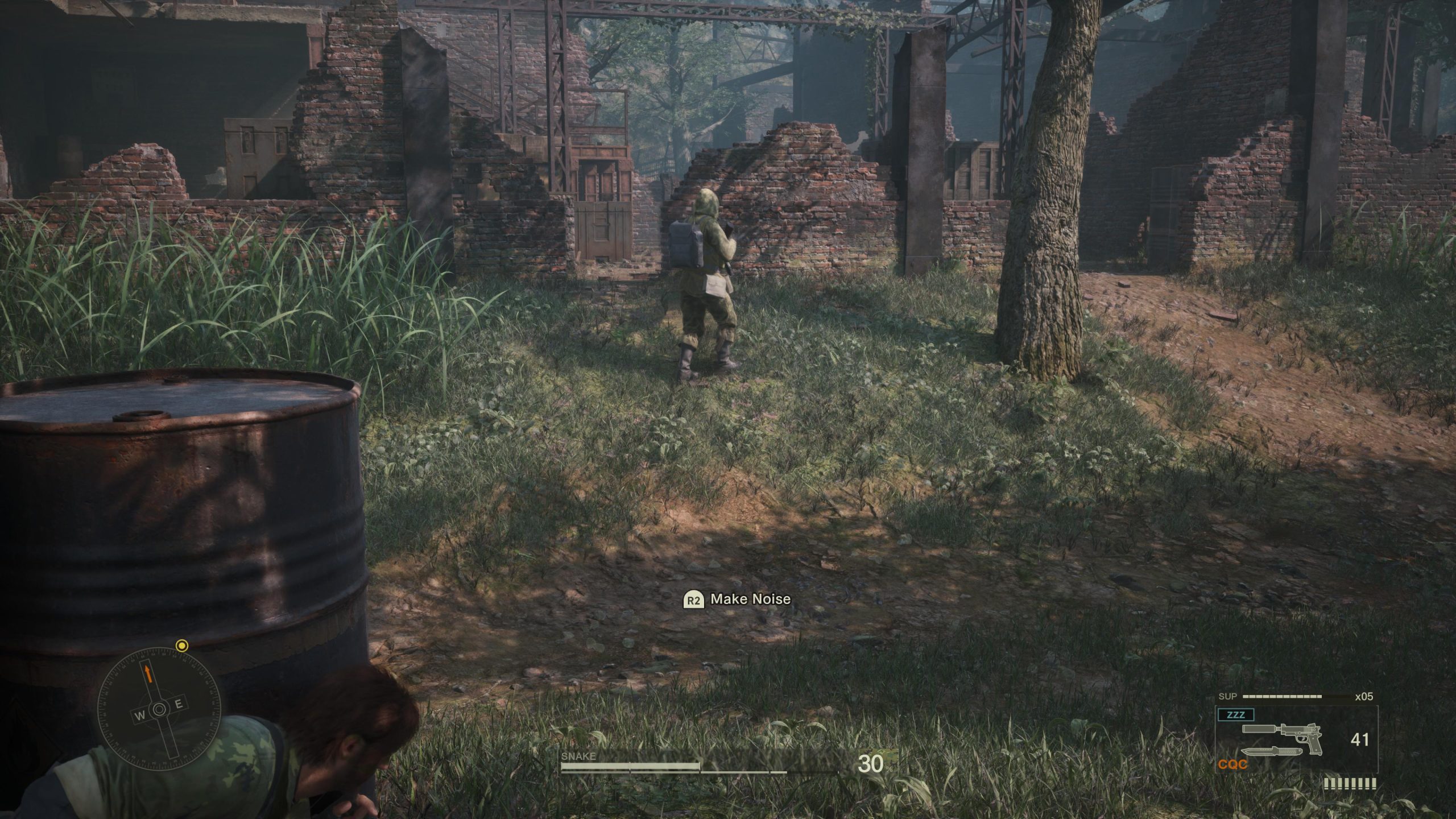Naked Snake hiding behind a barrel to sneak up on a guard in Metal Gear Solid Delta: Snake Eater.