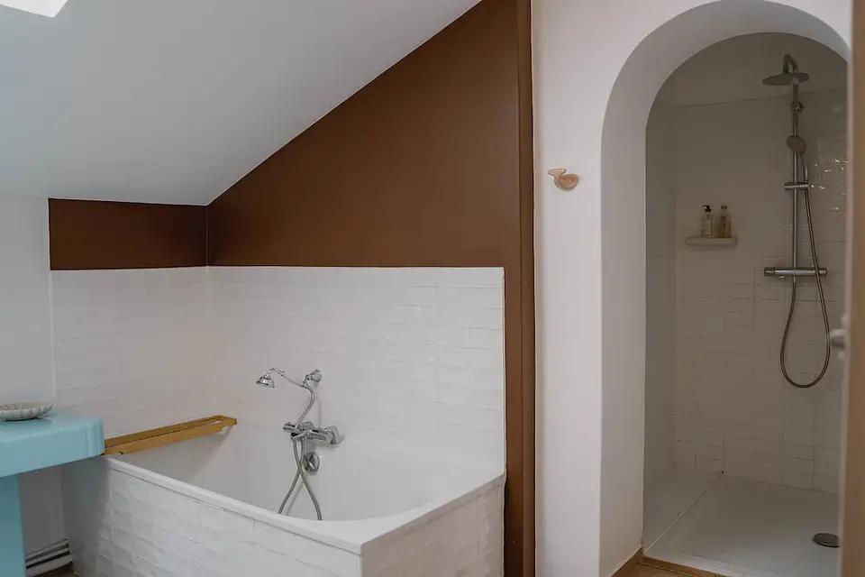 Salle de bains entière 1