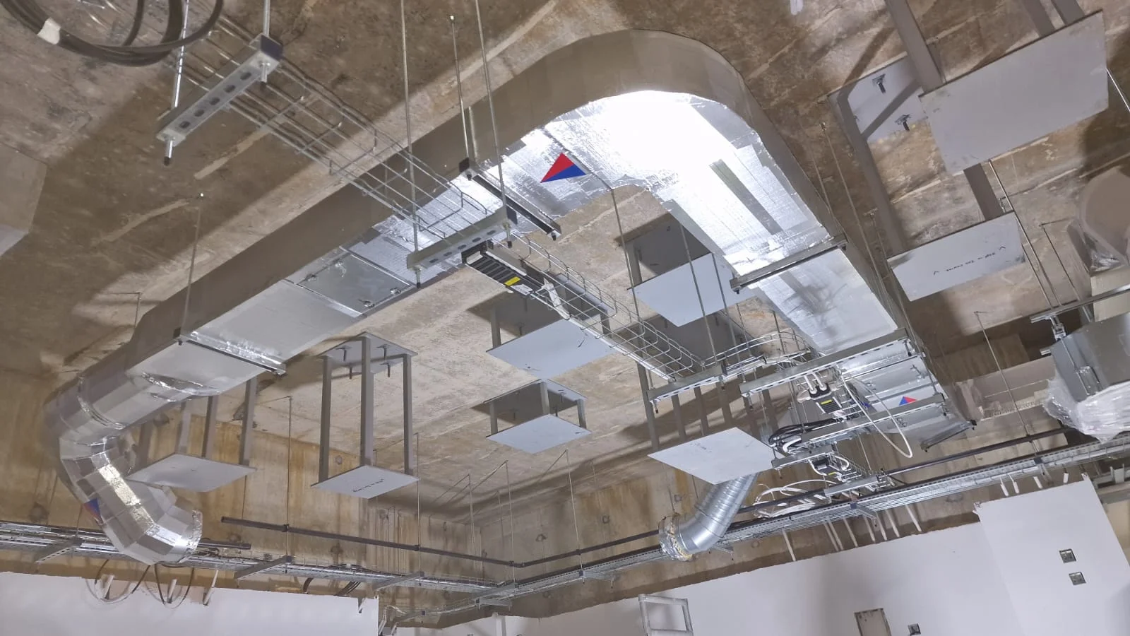 Commercial Rooftop HVAC Insulation Project