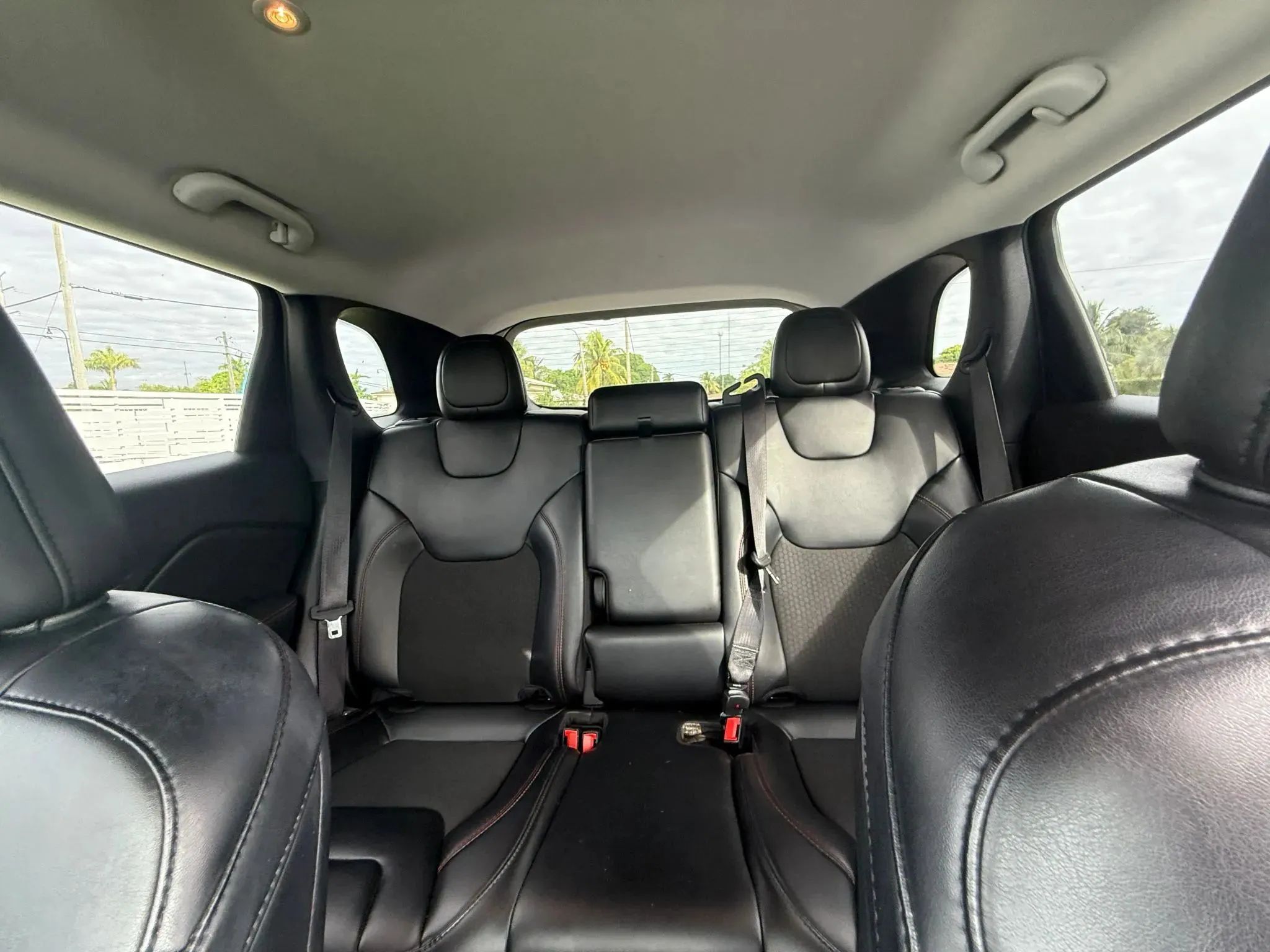 2020 Jeep Cherokee Trailhawk - Photo 19