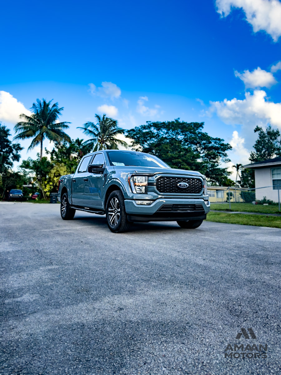 2023 Ford F-150 XL's photo