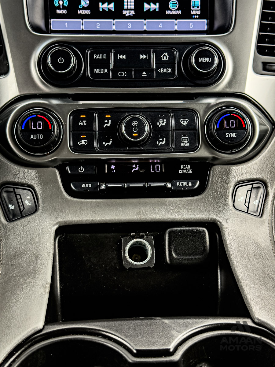 2019 Chevrolet Suburban LT - Photo 15