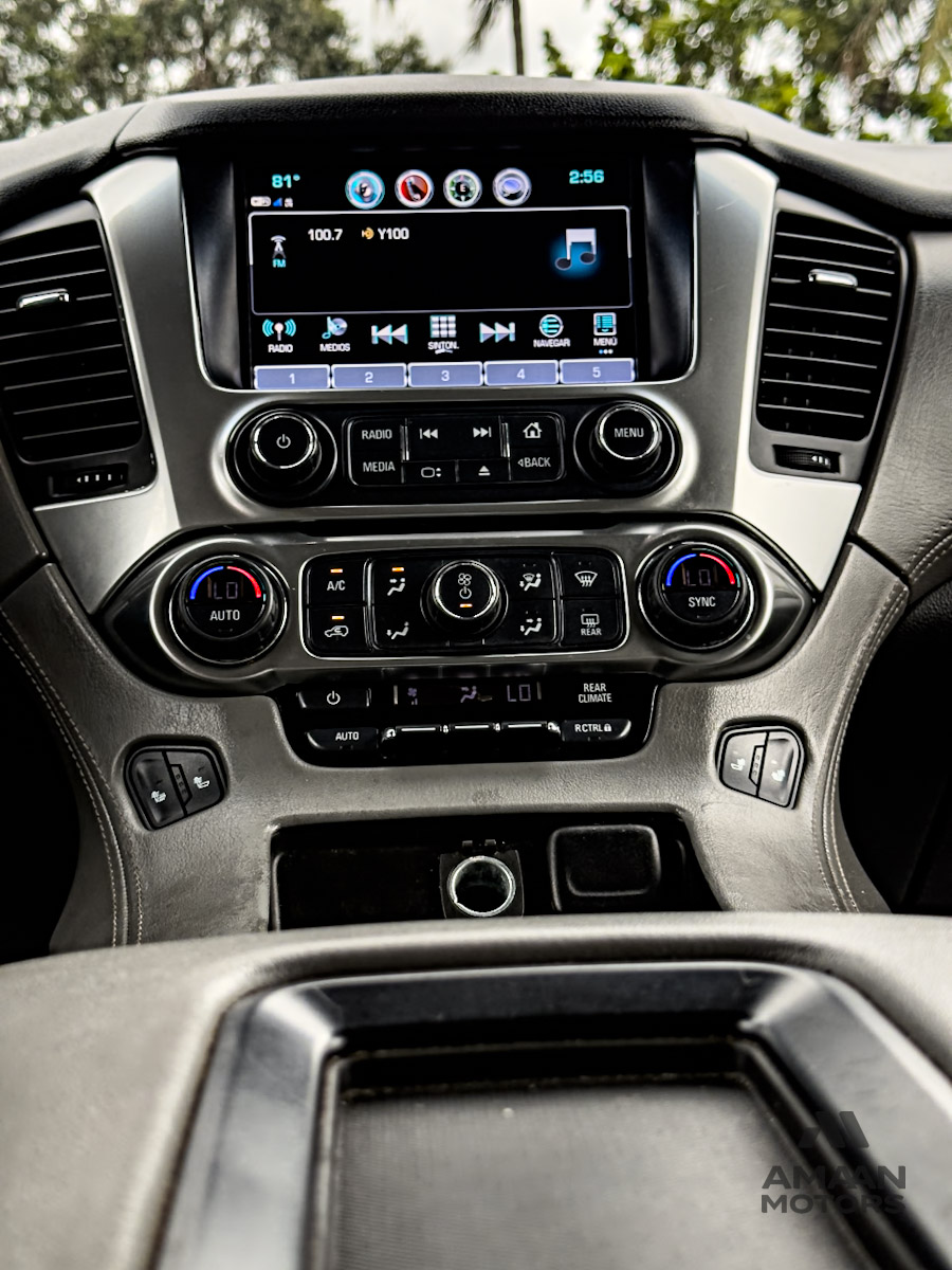2019 Chevrolet Suburban LT - Photo 16