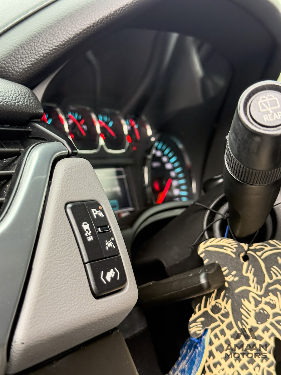 2019 Chevrolet Suburban LT - Photo 23