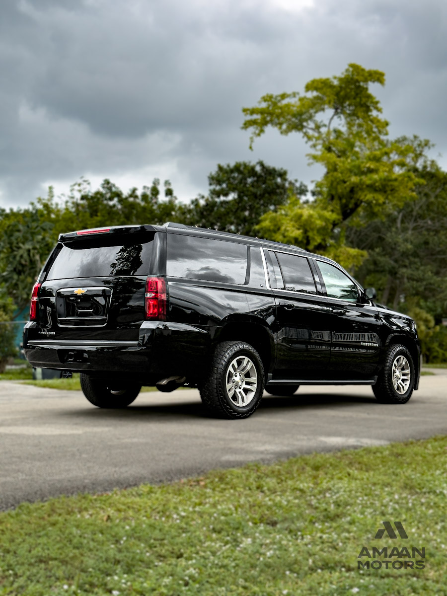 2019 Chevrolet Suburban LT - Photo 7