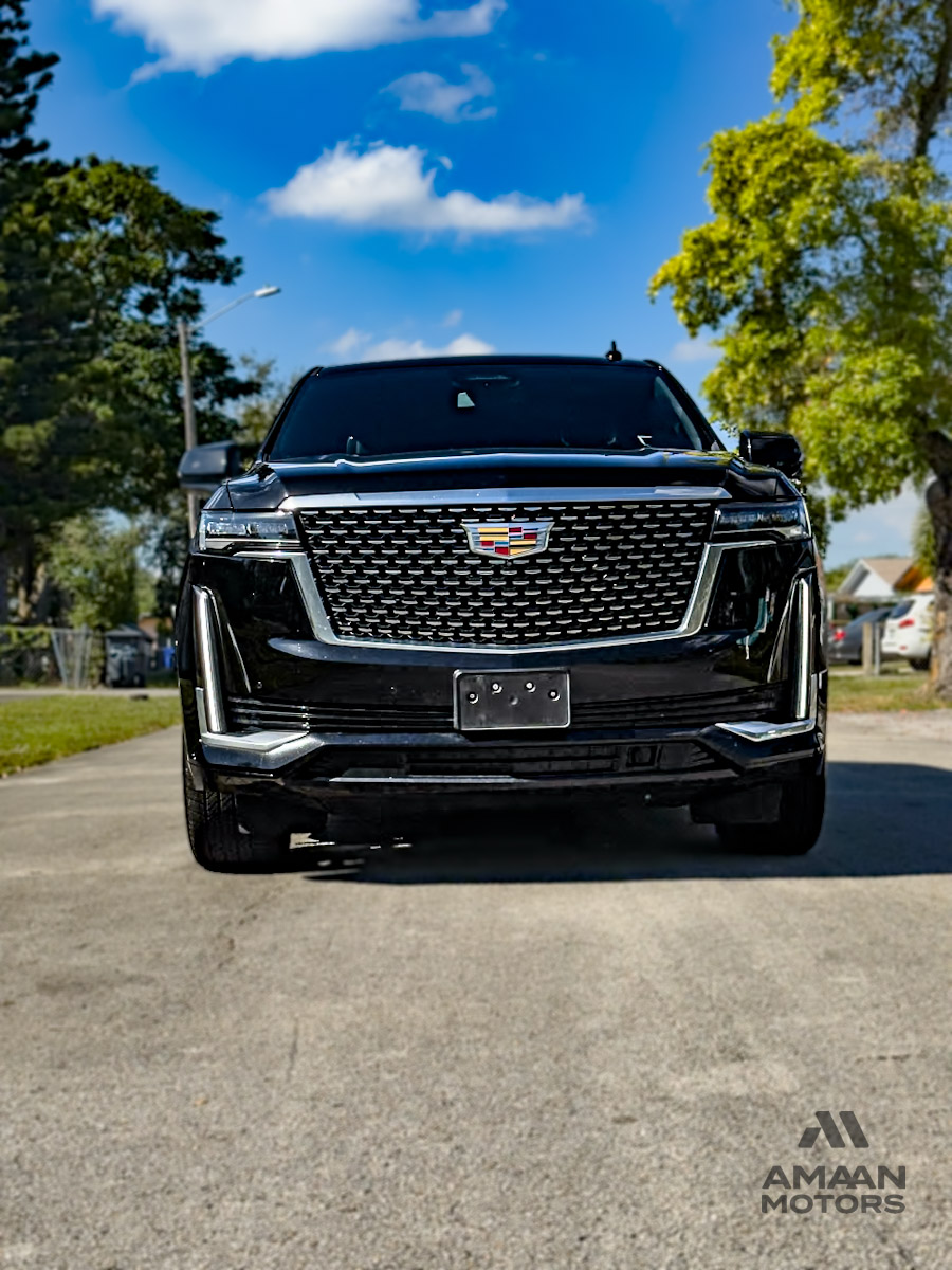 2022 Cadillac Escalade 4WD Luxury's photo