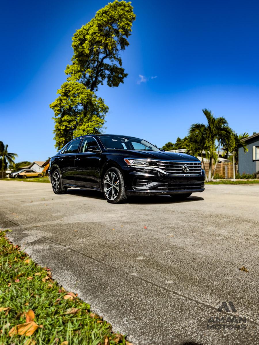 2021 Volkswagen Passat SE's photo