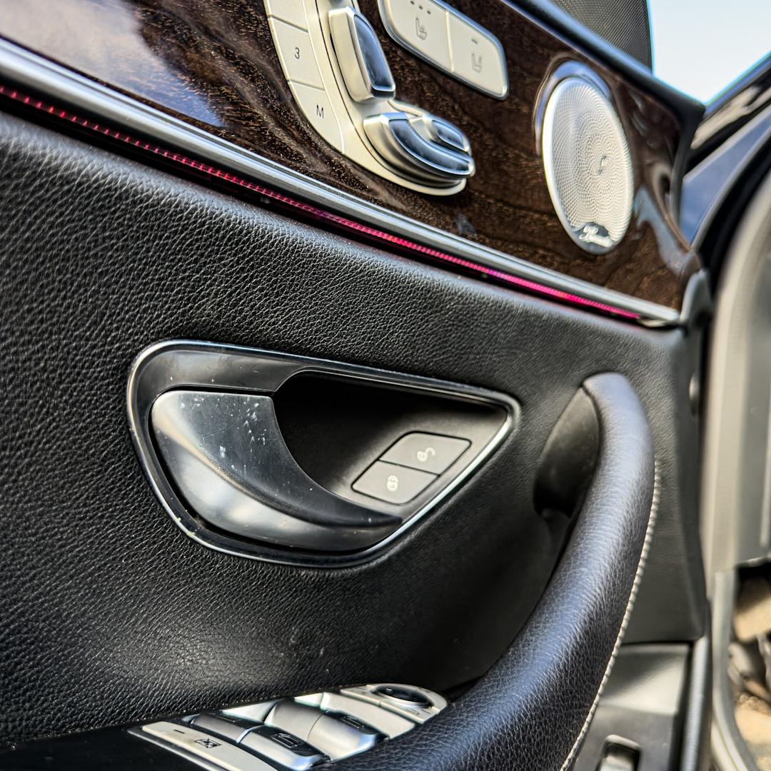 2019 Mercedes-Benz E-Class E300 - Photo 19
