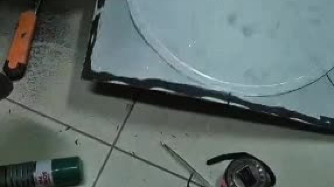 How make a wall clock for cars lover