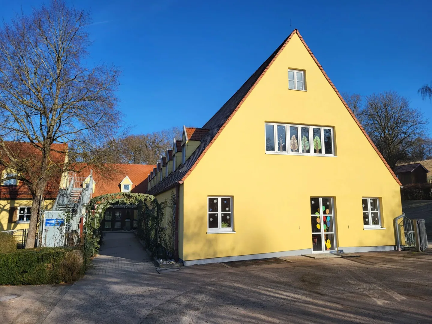 Schneegarten: Geänderte Zufahrt zum Kindergarten & Straßenarbeiten