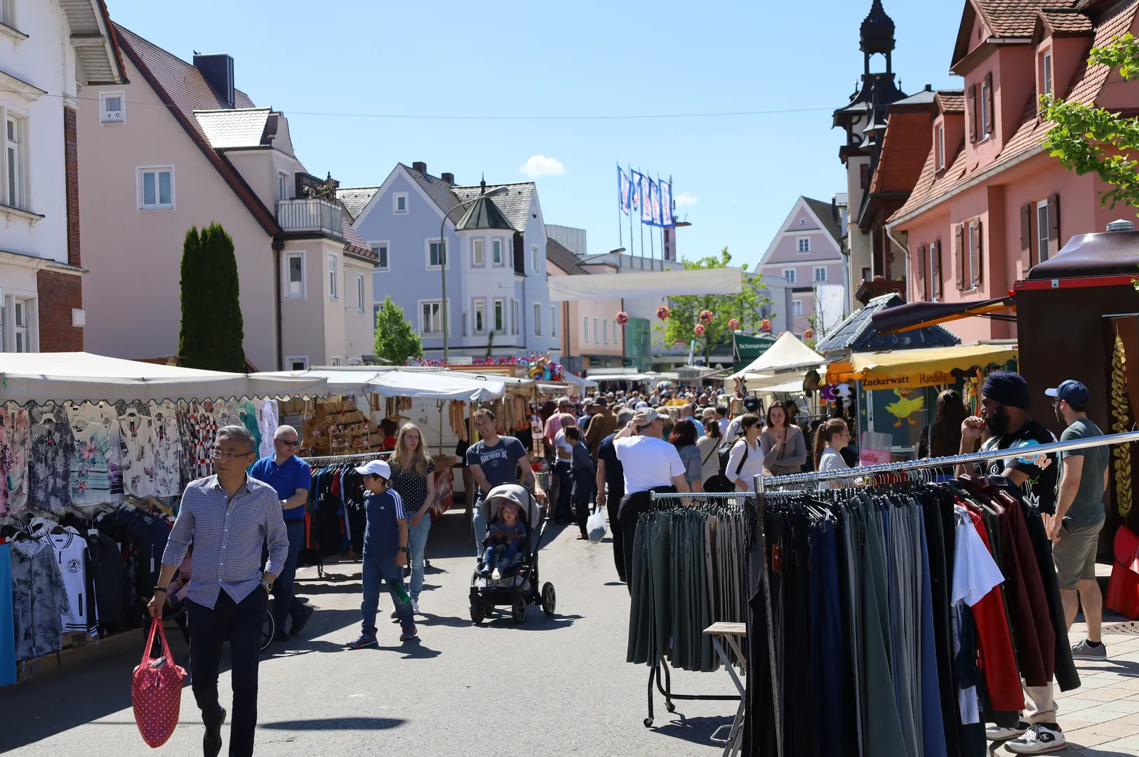 Donauwörther Maimarkt lädt zum Europawochenende ein