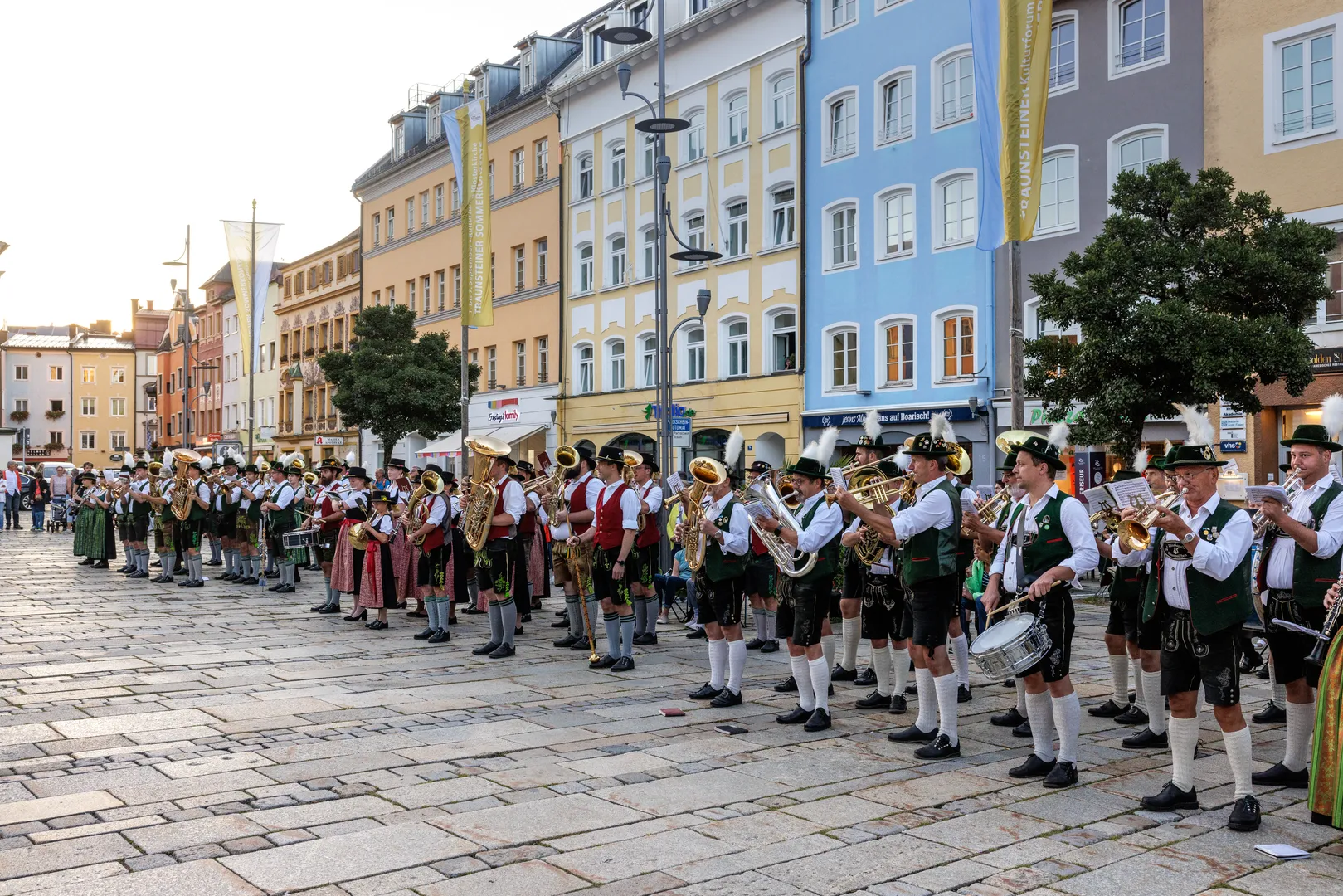 Abschluss des Kultsommers mit großem Standkonzert und Auftritt Cuartuno