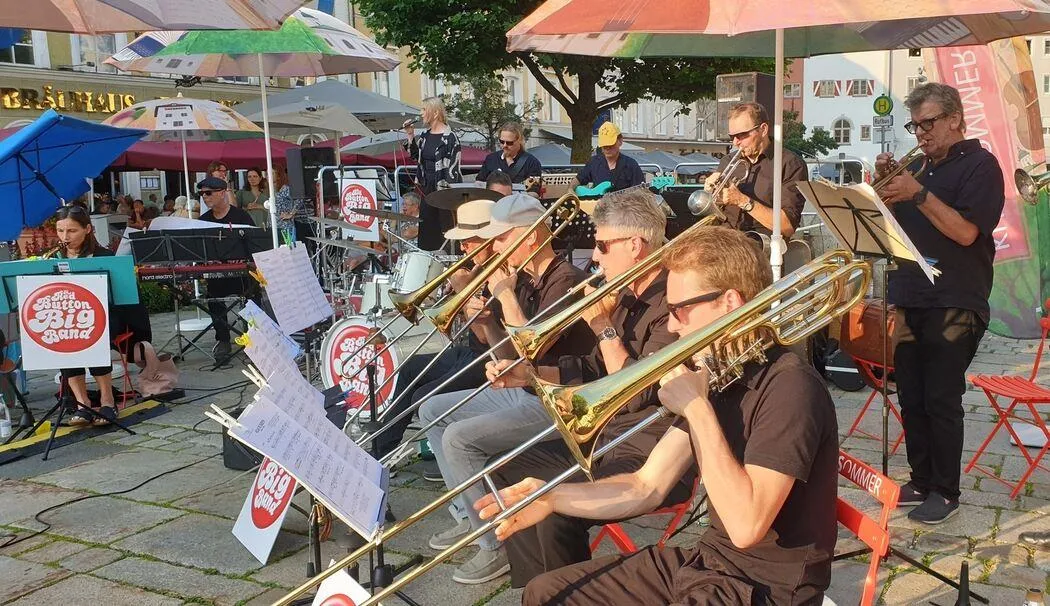 The Red Button Big Band | Swing