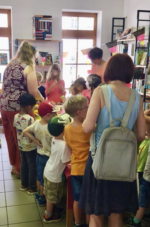 Die Auer Bücherwürmer bedanken sich ❤️lich bei Frau Otto (Grundschule Au)