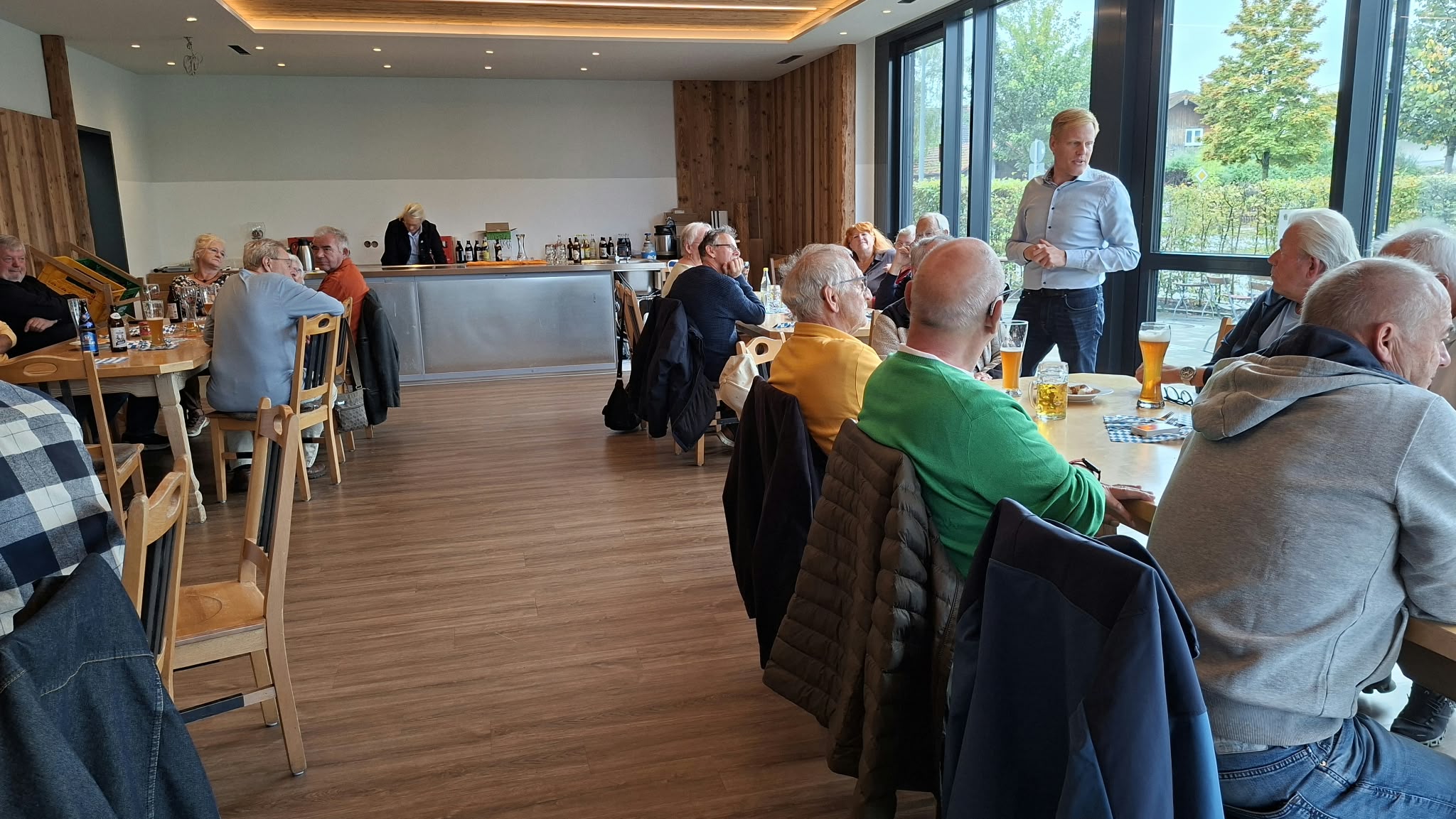 Erfolgreicher Auftakt: Der neue Forsterner Frühschoppen der Seniorenvertretung