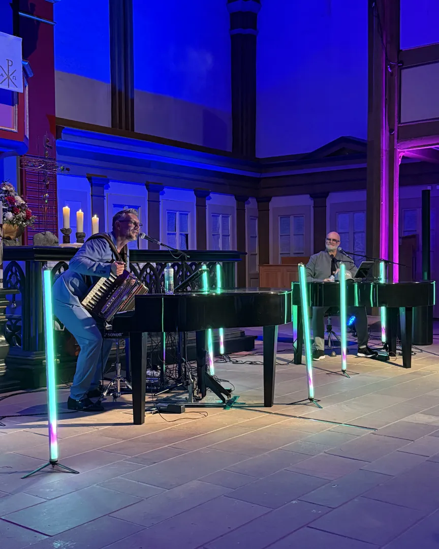 10 Jahre StartNow: Jubiläumskonzert begeistert Besucherinnen und Besucher in der Bergkirche
