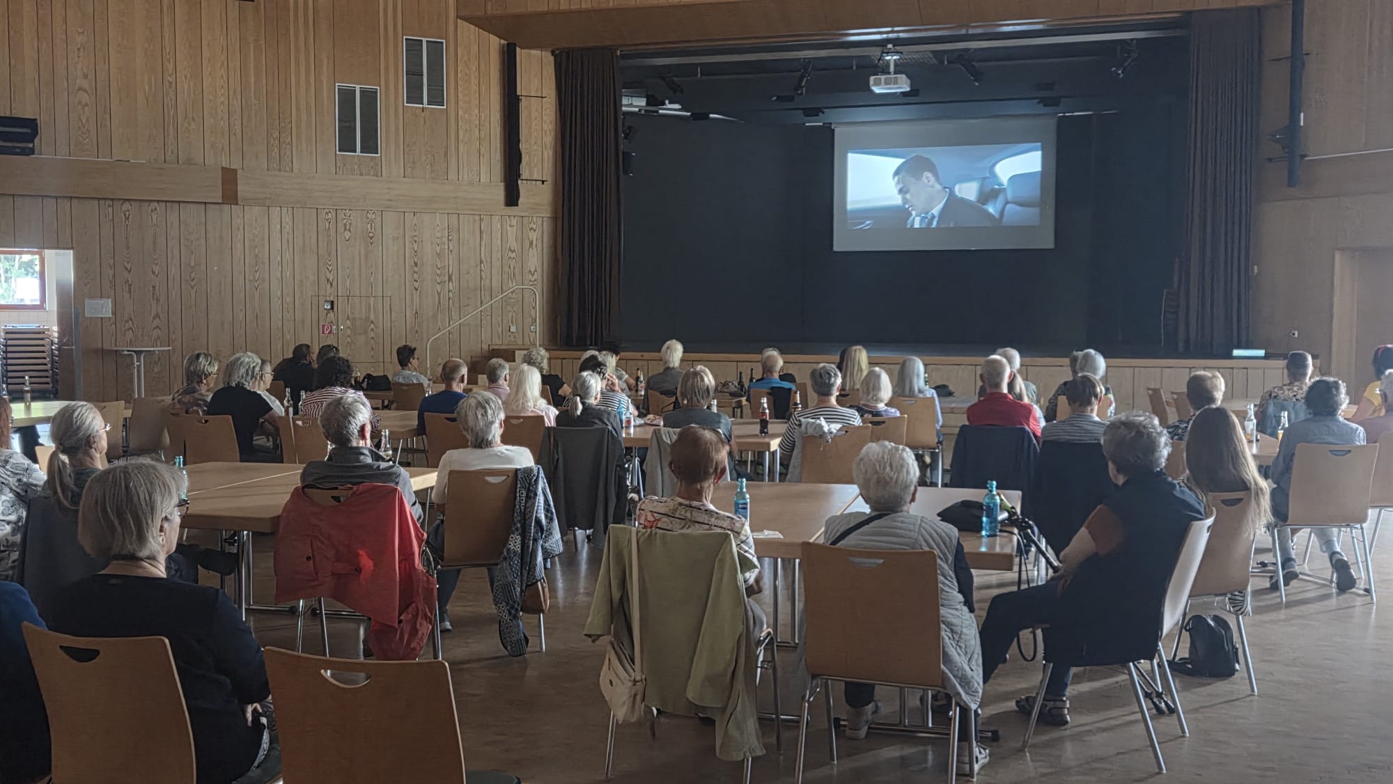 „Kino für Alle“ lockt zahlreiche Besucher ins Bürgerhaus Lieblos