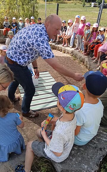 Die Kindergärten haben die Stadtwette gewonnen – und natürlich wurde der Wetteinsatz wie versprochen eingelöst!