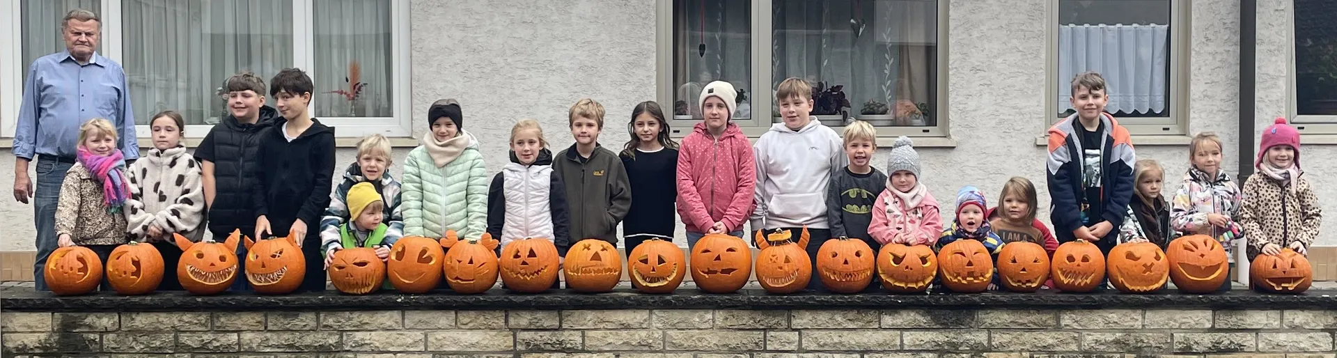 Kürbisschnitzen zu Halloween