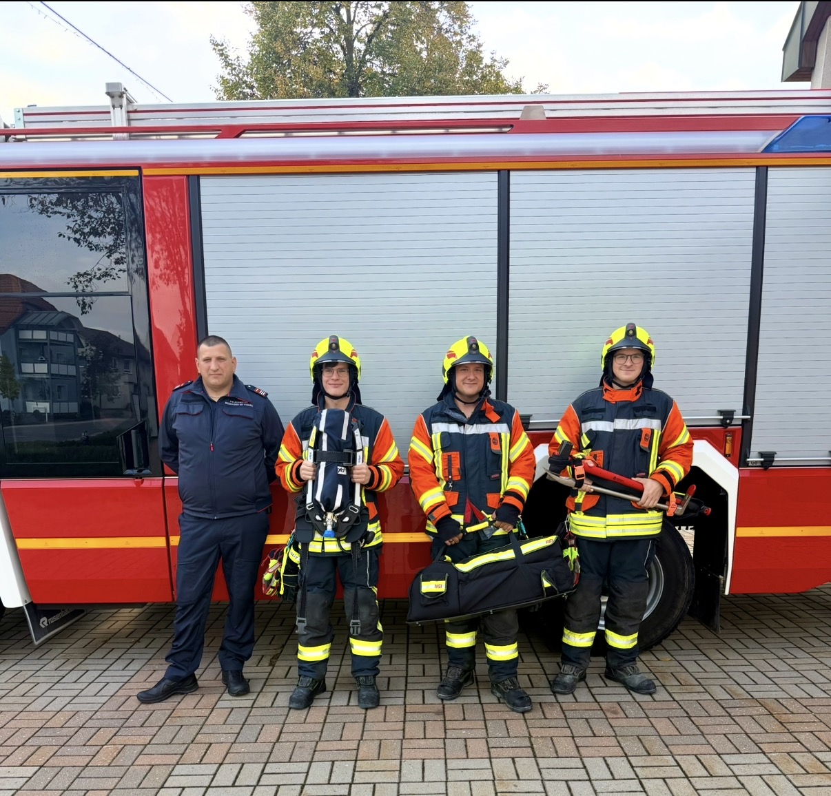 Drei neue Atemschutzgeräteträger für die Feuerwehr Weidhausen 