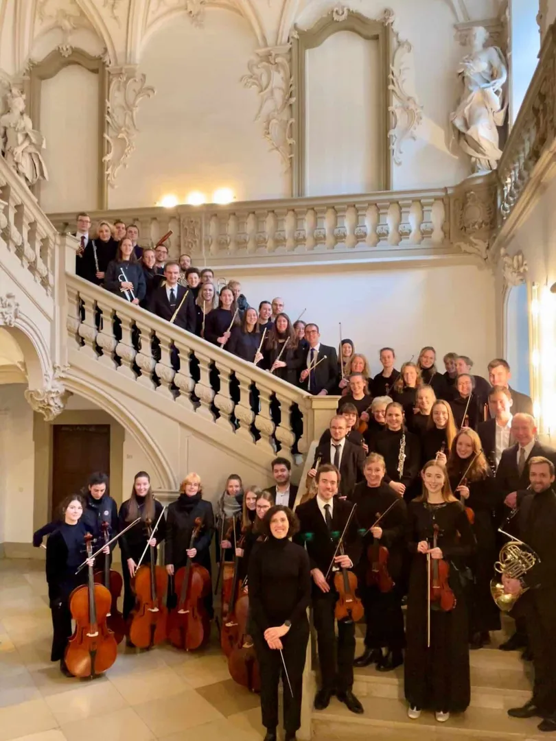 „Sinfonische Klänge im Schlosshof – Das Ensemble Pizzicato präsentiert vom Seniorenrat Rimpar“
