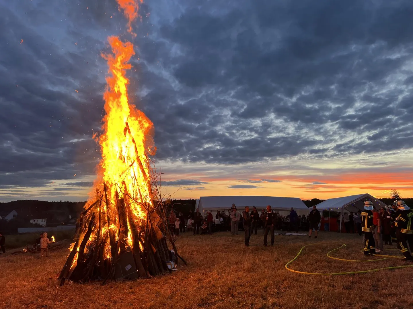 Sonnwendfeuer