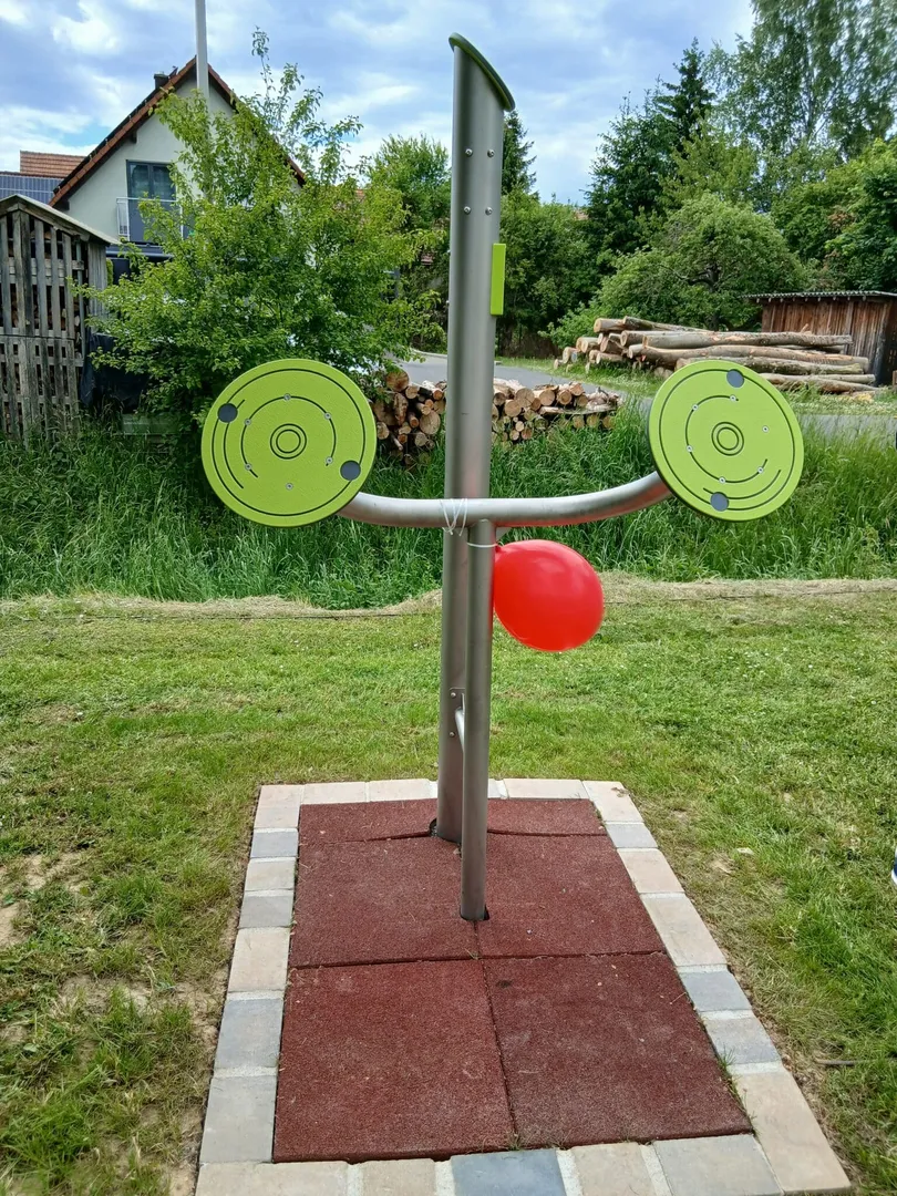 Eröffnung Bewegungsparcours Hettstadt Bilhildisstraße für kleine und große Sportlerinnen