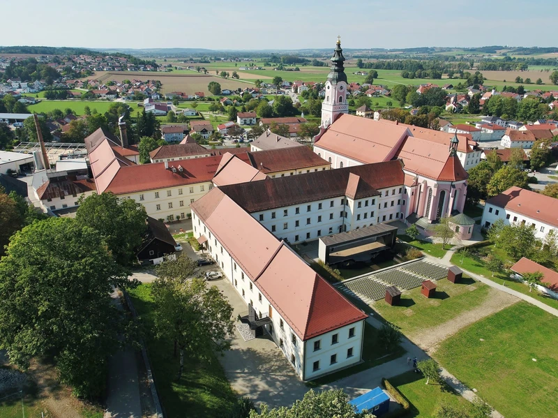 Touristinfo Orangerie und  Ausstellungen im BRÄUSEUM
