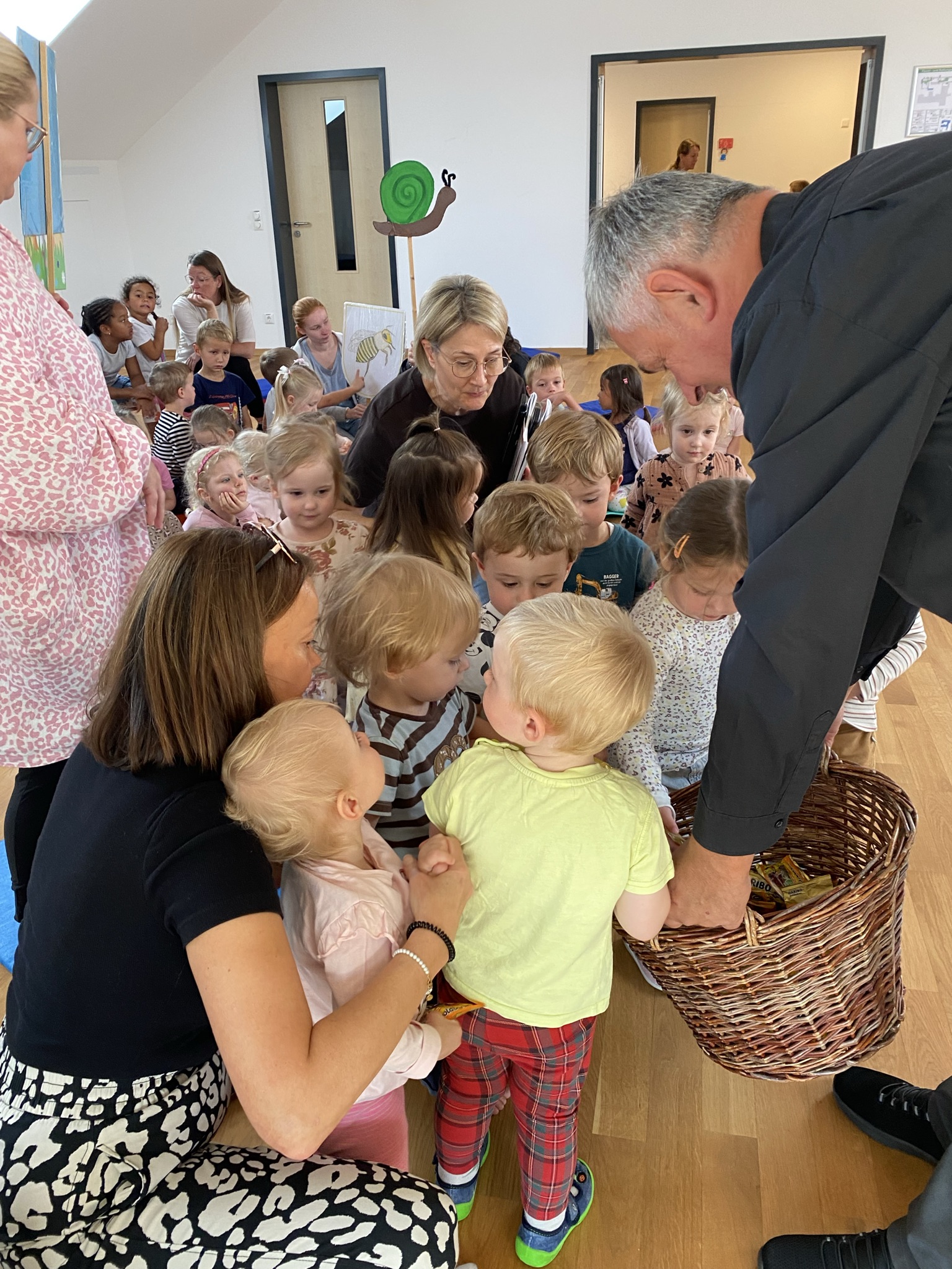 Das Kinderhaus St. Florian gratuliert Diakon Christian Pastötter zum 60. Geburtstag!