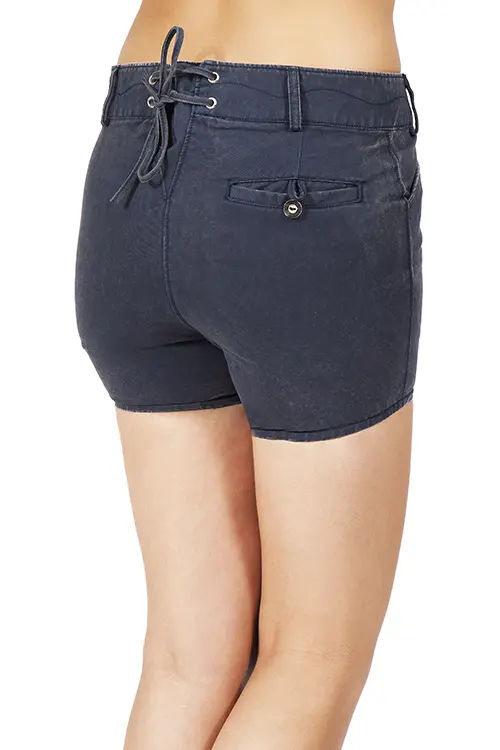 2671-1031-bl5-16-09b-8561-b Trachten Jeans Shorts Ilsa in dunkelblau von Lekra hinten