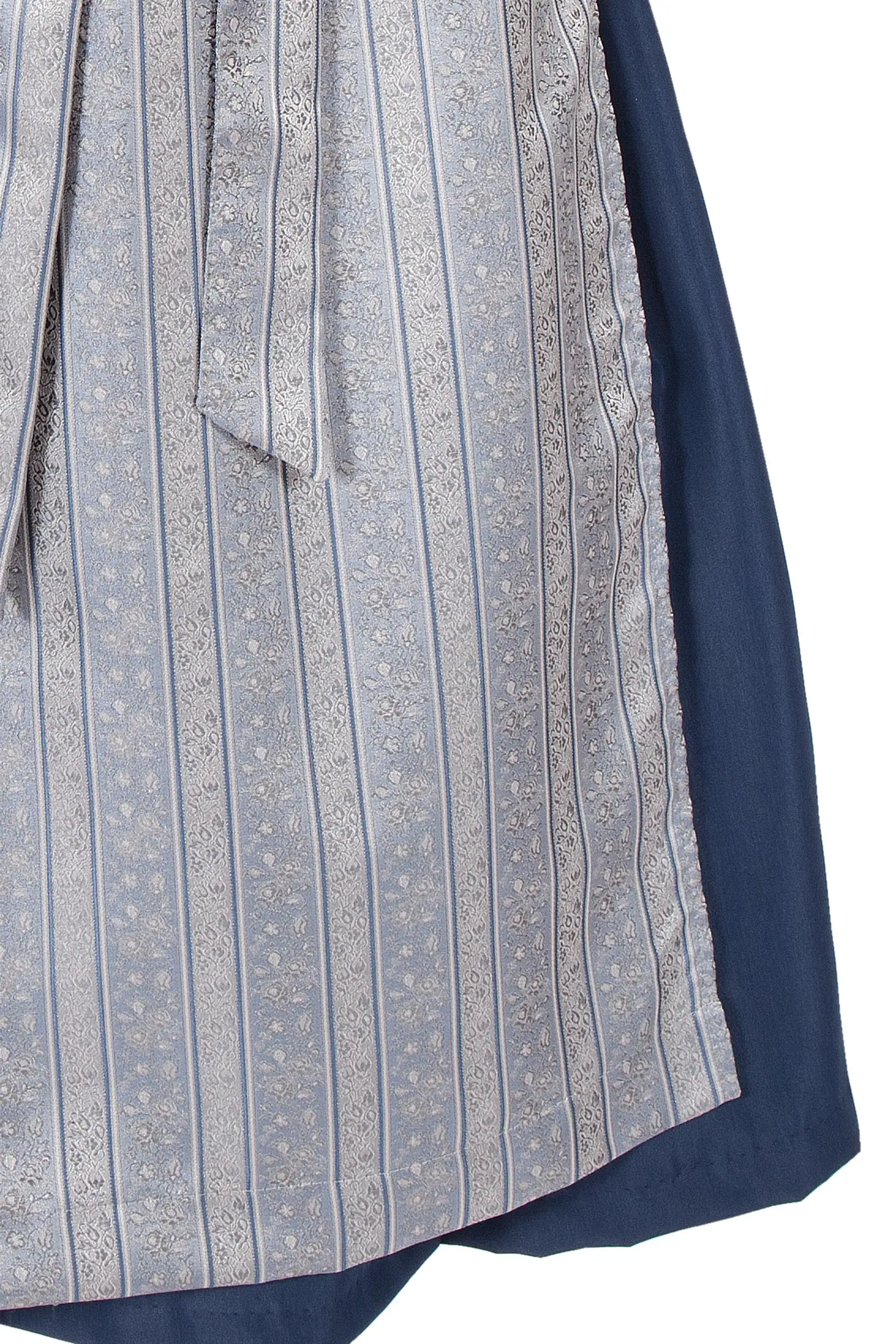 Langes Dirndl Tessa in blau und silber Detail