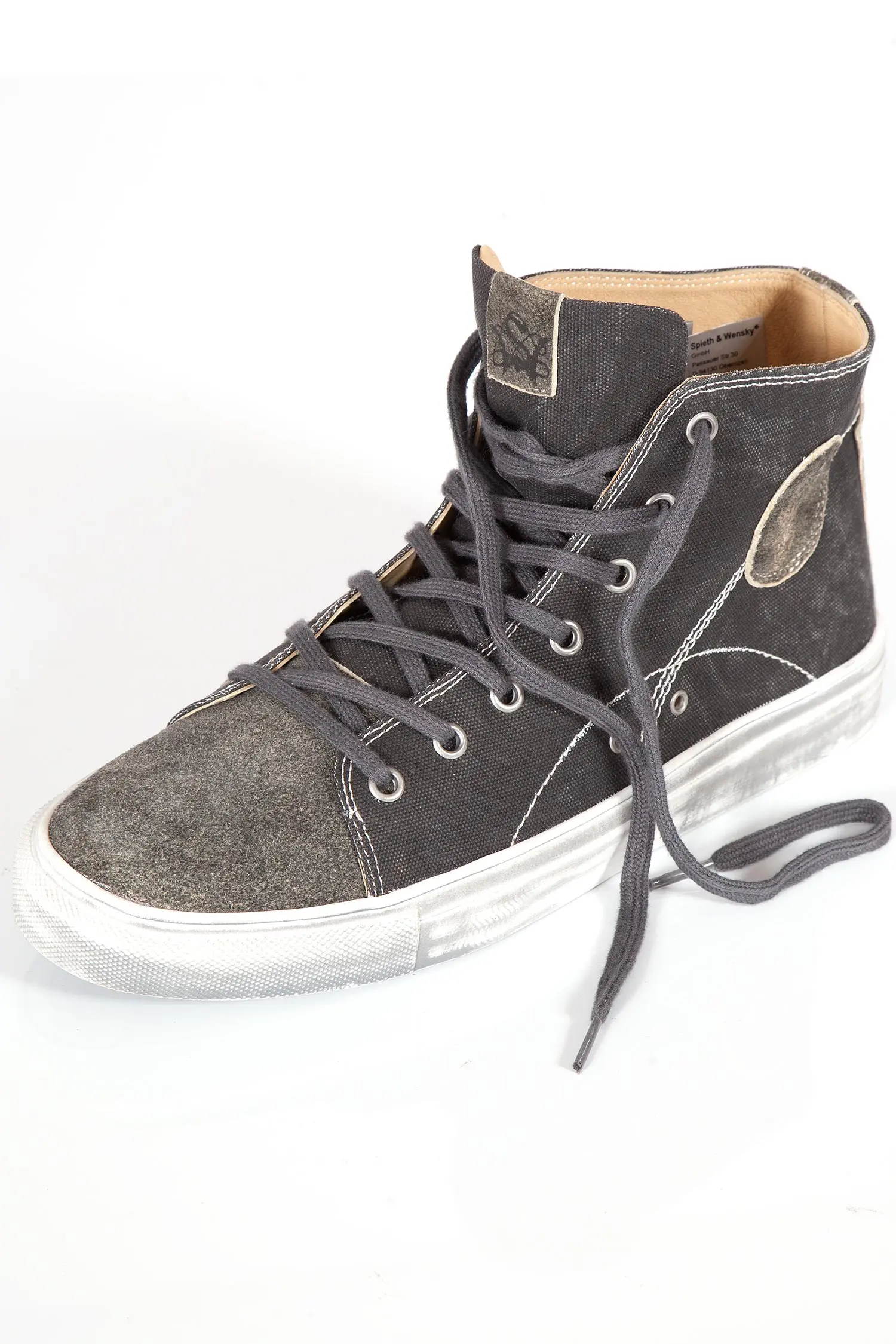 trachtensneaker-luis-hoch-textil-1744-0004-br8-19-01c-2479-a Trachen Sneaker Luis aus Textil in schwarz