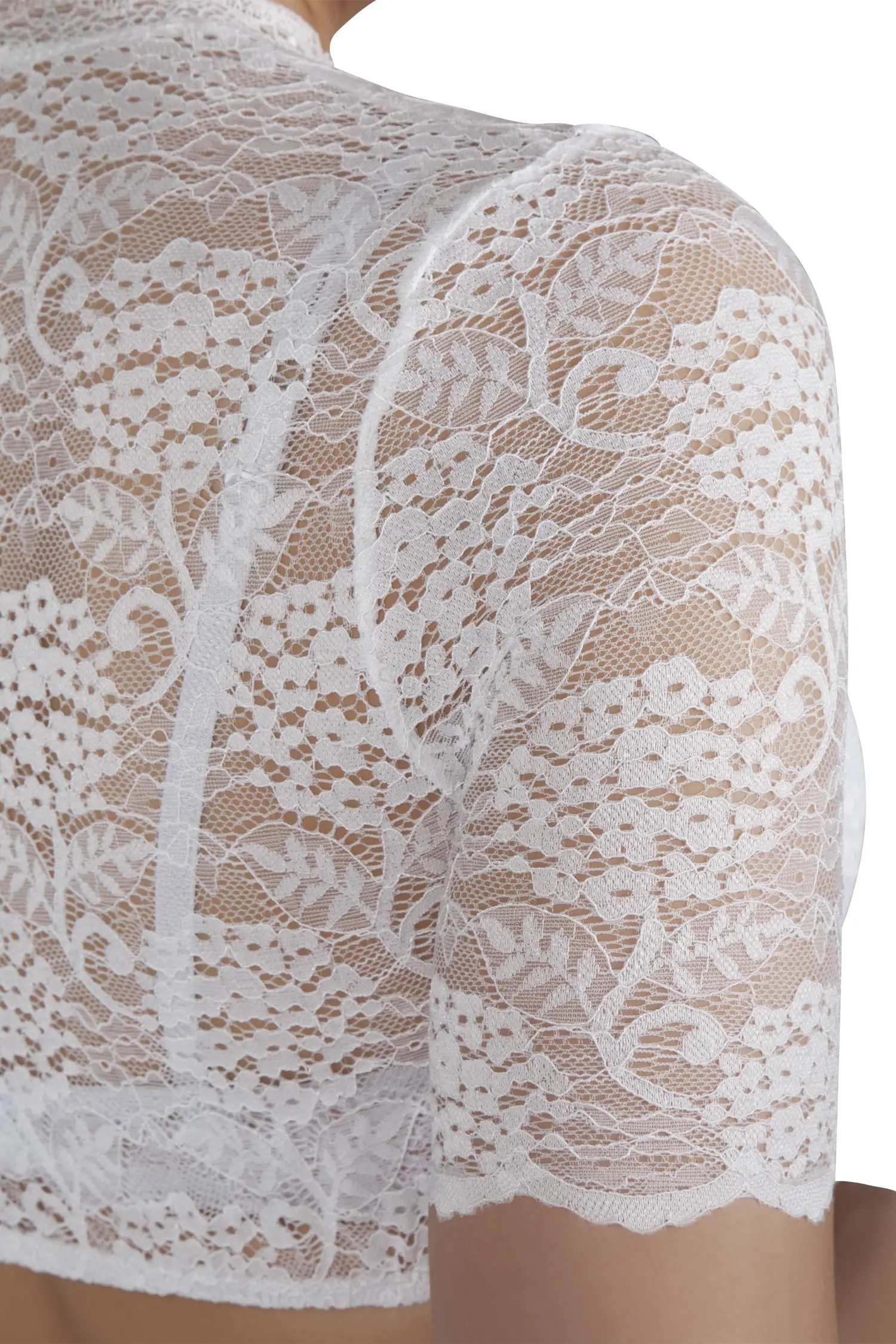 Dirndlbluse Sydney in ecru mit O-Ausschnitt - Detail Ärmel
