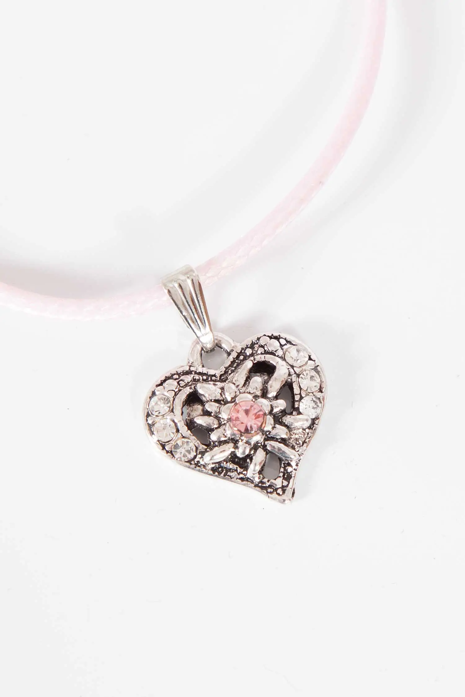 kinder-trachtenkette-rosa-4224-0086-ro3-19-05f-1077-b Kinder Trachtenkette in rosa mit silbernem Herz Detail